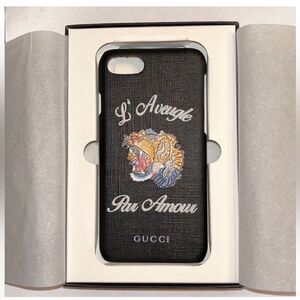 Authentic Gucci Black Tiger 'L'Aveugle Par
Amour' iPhone 6 Case